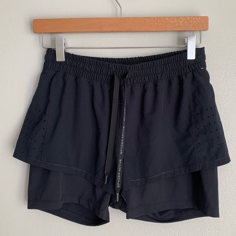SPYDER Active laser cut double layer running short black size small